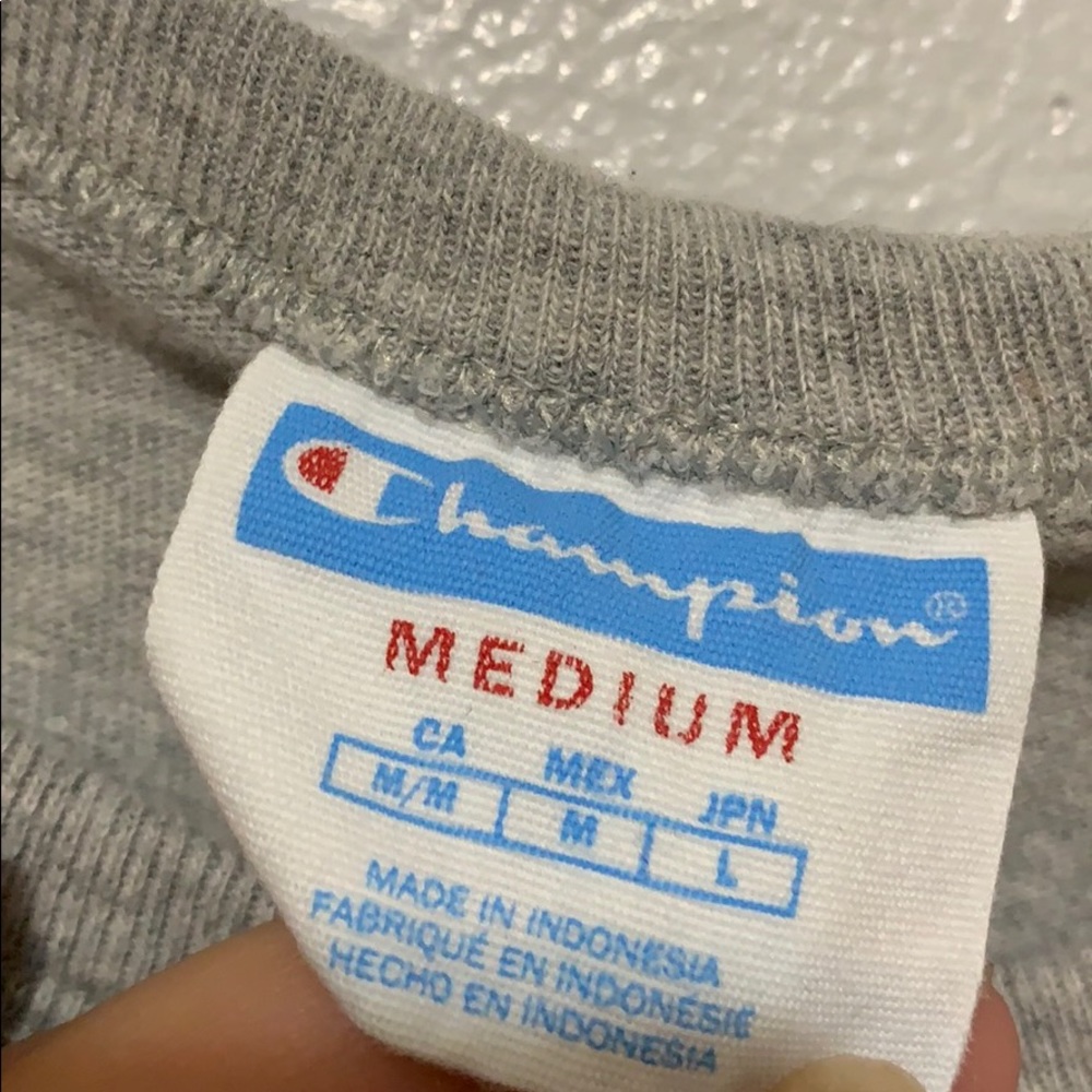 New champion tshirt - Picture 2 of 5